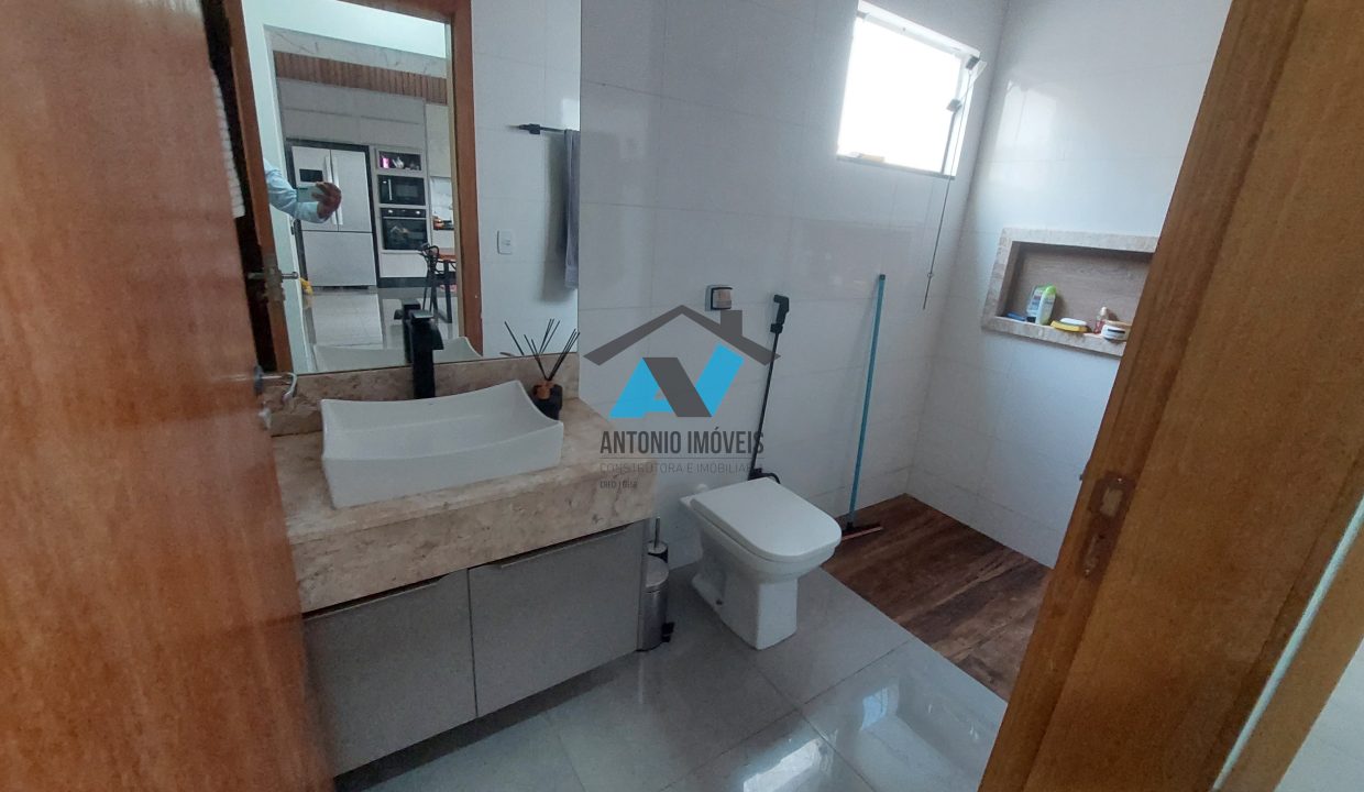 Vende-se Casa Bairro Santa Felicidade Primavera do Leste MT Imobiliaria Antonio Imoveis. Cod. 06220241008_163559